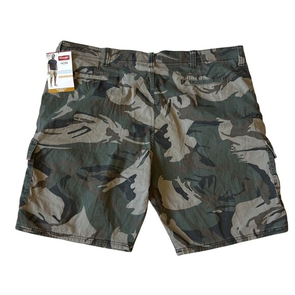 Wrangler Mens Five Star Relaxed Fit Epic Soft Cargo Shorts Camouflage 44 NWT - Picture 4 of 4